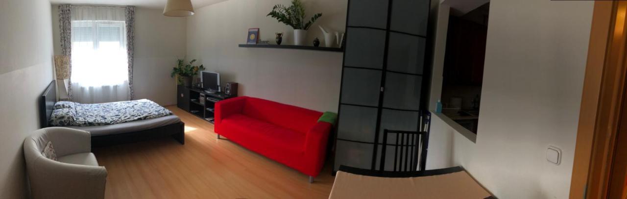 Cozy Apartment In District 8 Budapeste Exterior foto
